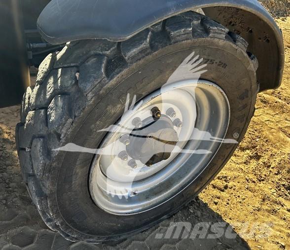 JLG G6-42A 伸縮臂操作車