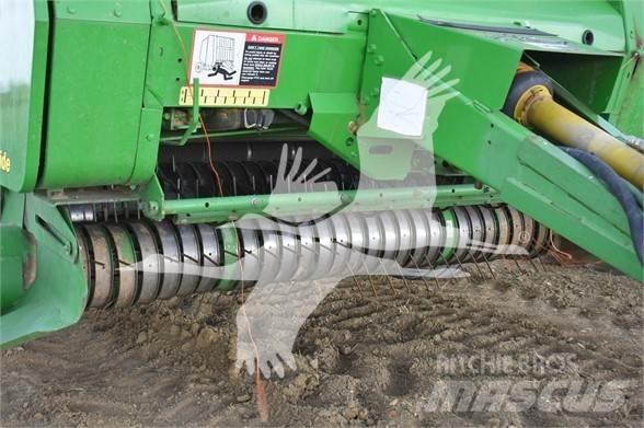 John Deere 567 圓型牧草打包機