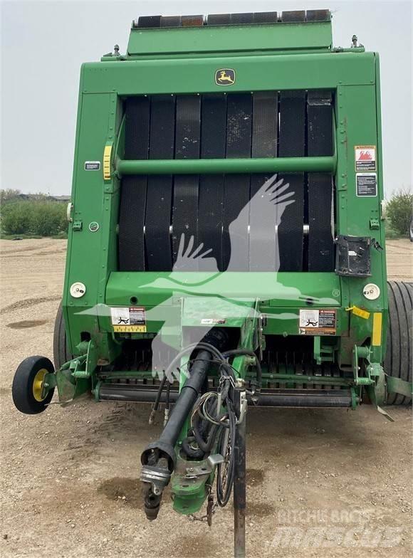 John Deere 568 圓型牧草打包機