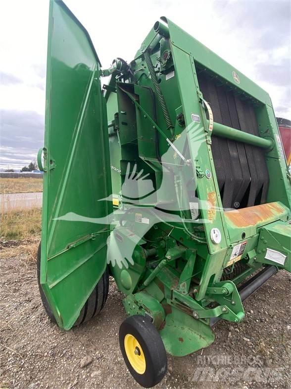 John Deere 568 圓型牧草打包機