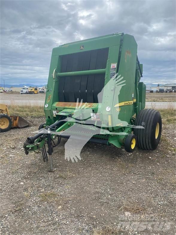 John Deere 568 圓型牧草打包機
