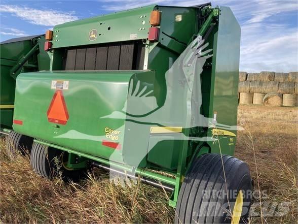John Deere 569 圓型牧草打包機