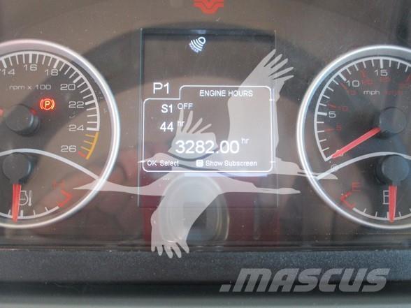 Versatile 400 曳引機