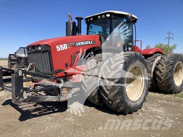 Versatile 550 曳引機