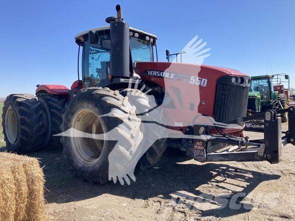 Versatile 550 曳引機