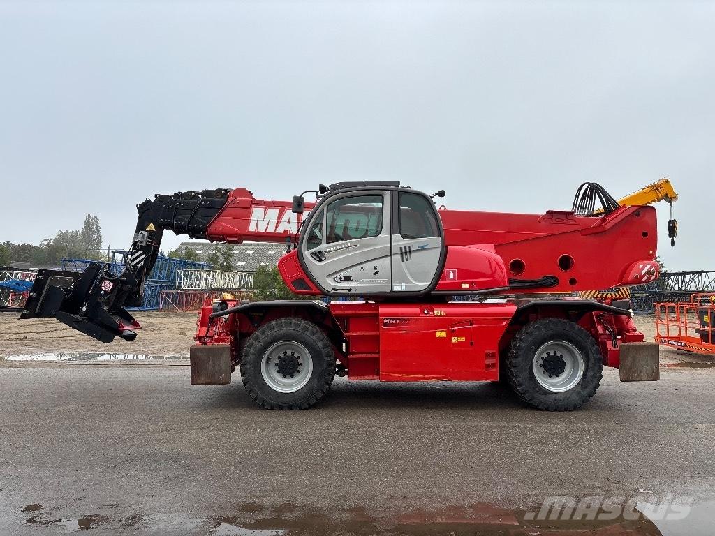 Manitou MRT 3255 伸縮臂操作車