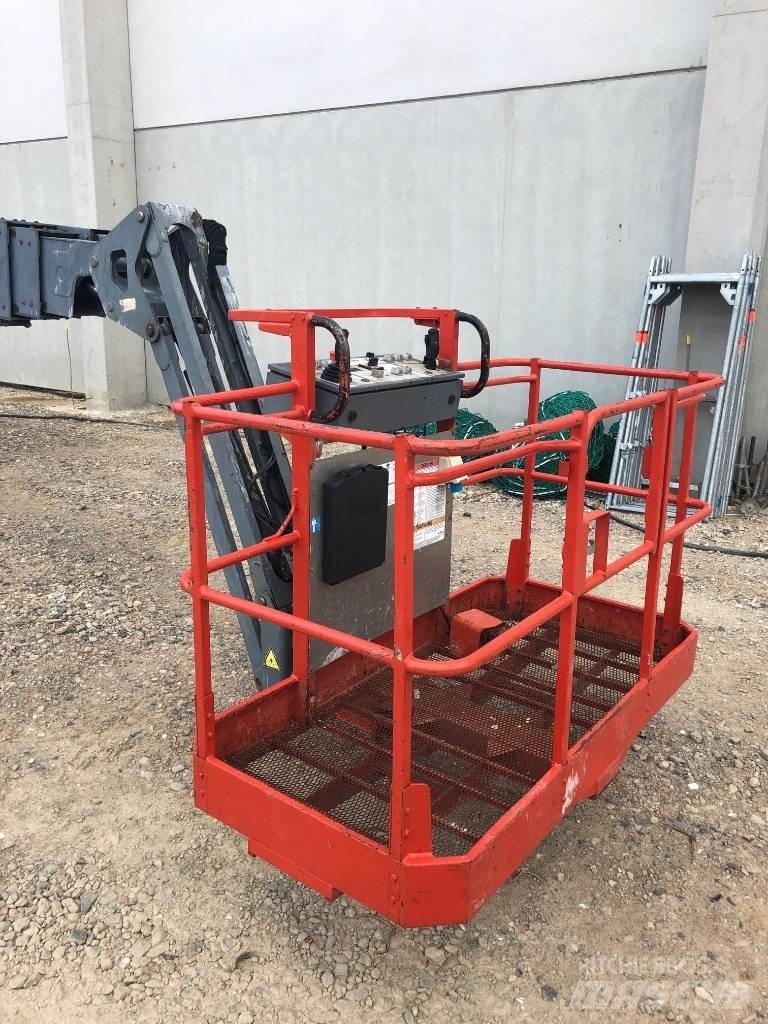 SkyJack SJ 66 T 曲臂高空作業車