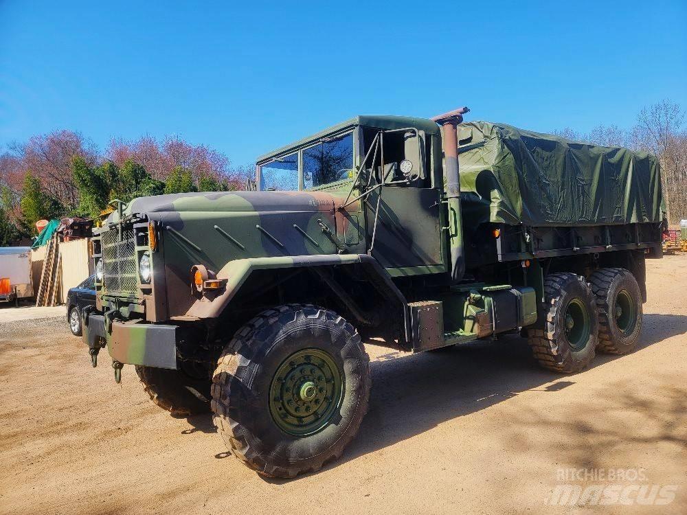 BMY M925A2 貨箱式卡車