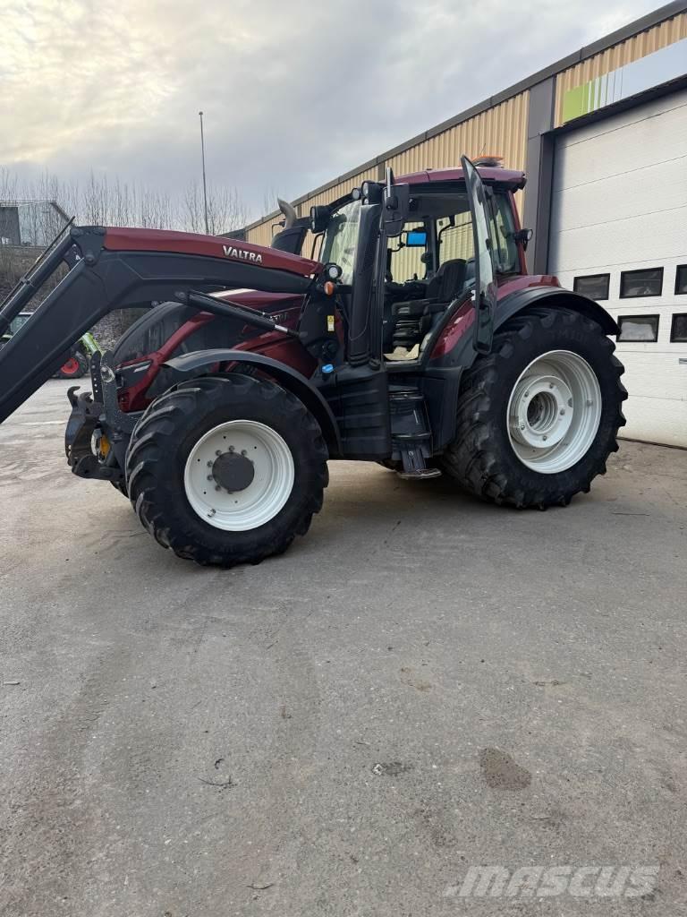Valtra T234 曳引機