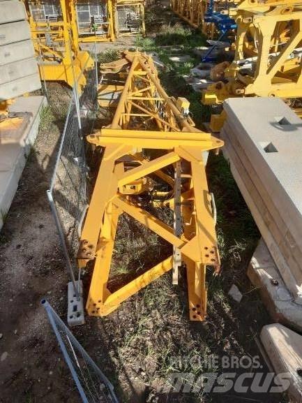 Potain MD 238 J10 獨立吊掛起重機 吊車