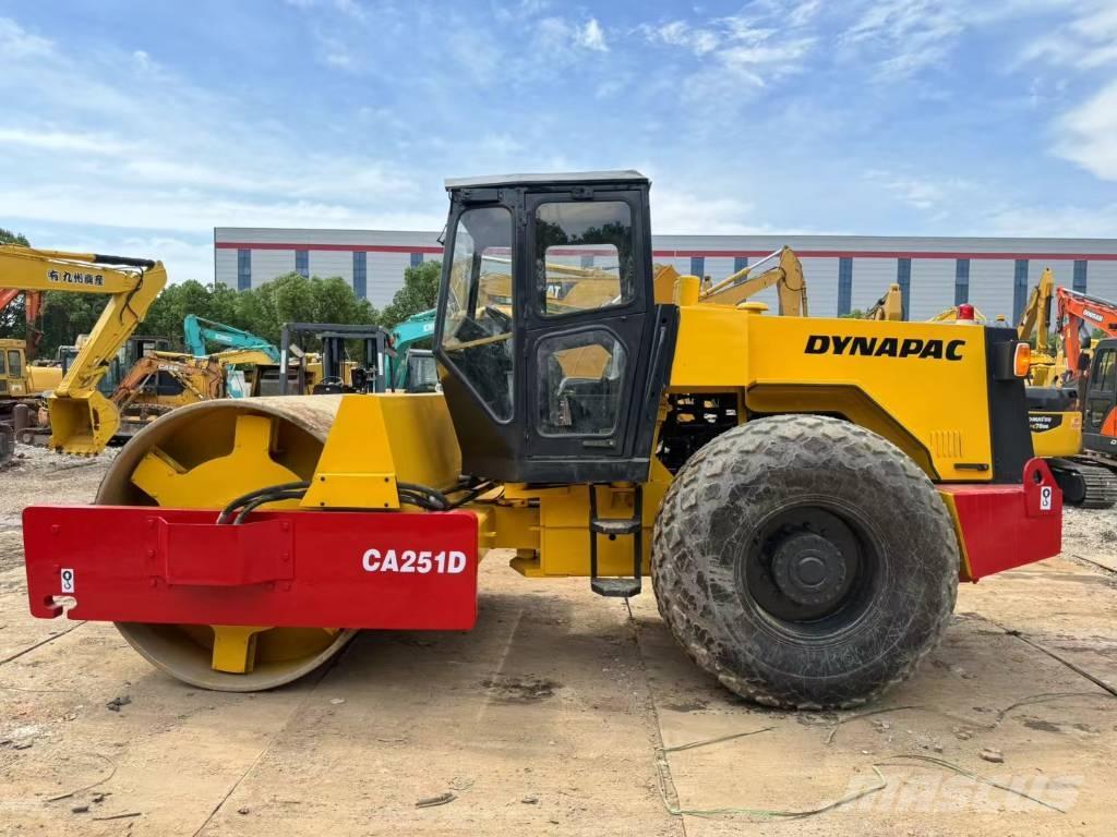 Dynapac CA251D 單輪滾壓機