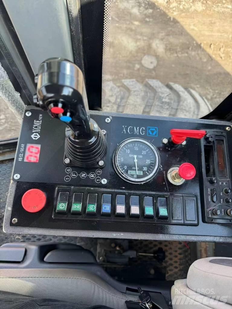 XCMG GR 2153 平土機