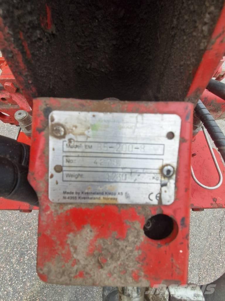 Kverneland EM85 雙向犁