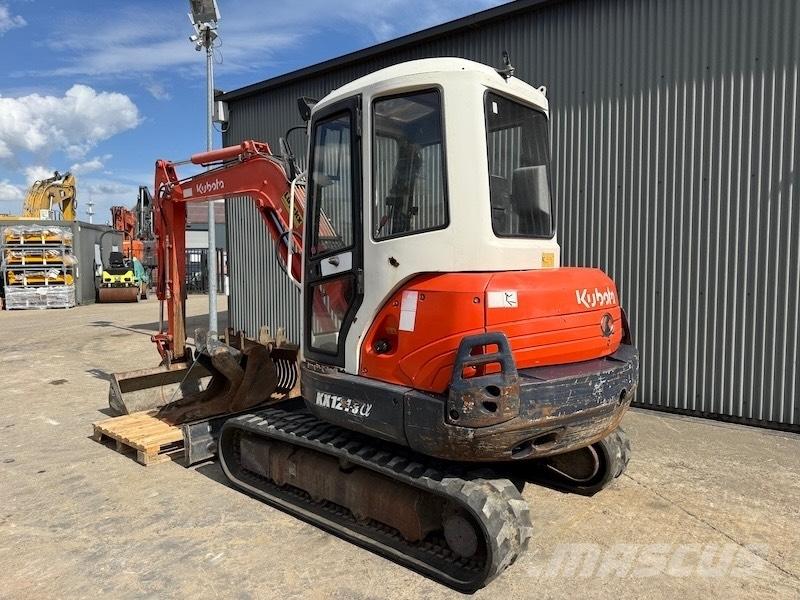 Kubota KX 121-3 A 小型挖土機/掘鑿機<7t(小型挖掘機)