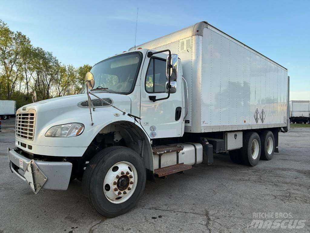 Freightliner M 106 貨箱式卡車