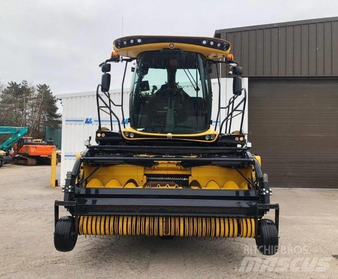 New Holland FR780 自走式飼料採集機