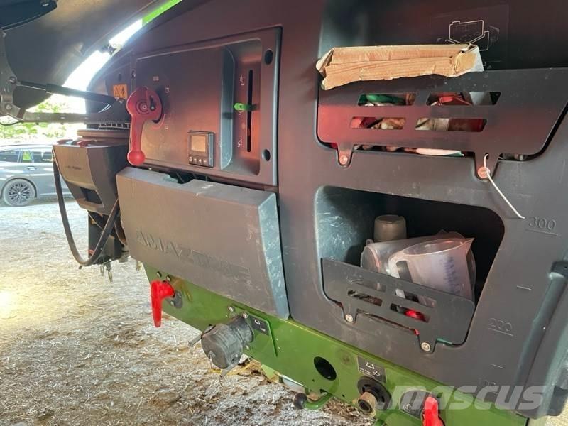Amazone UX 4201 牽引式噴霧機