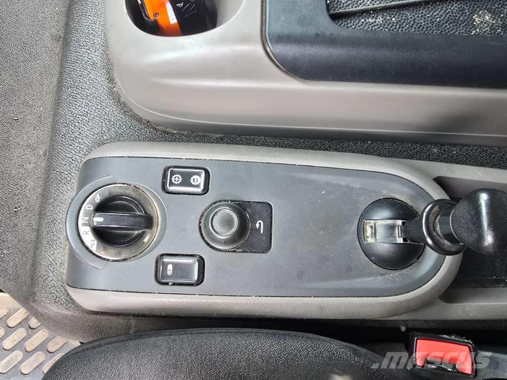 DAF LF210 貨箱式卡車