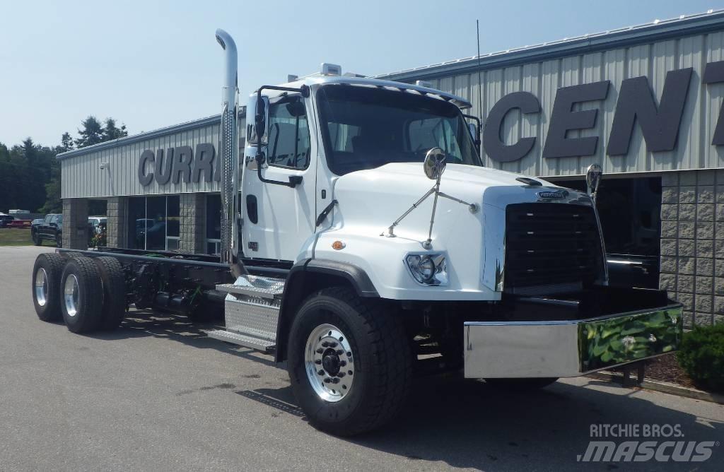 Freightliner 114 SD 商用底盤車