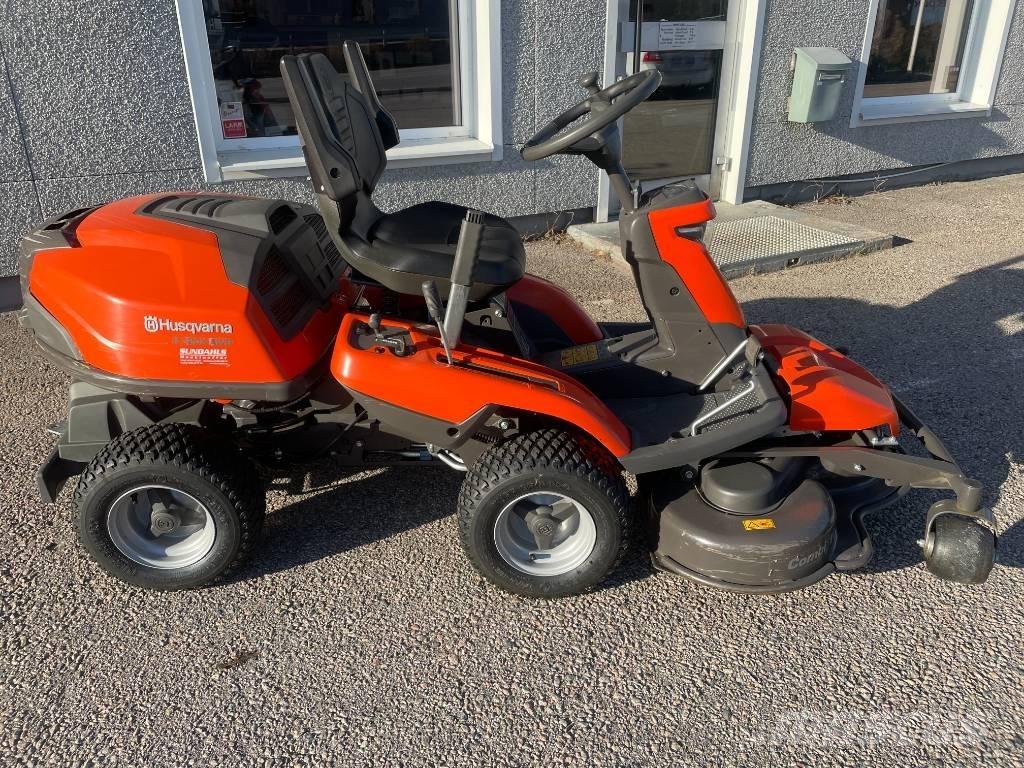 Husqvarna R320X AWD 騎乘式割草機