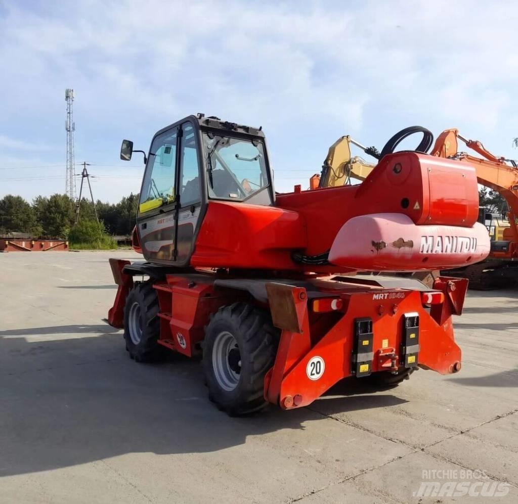 Manitou MRT 1840 伸縮臂操作車