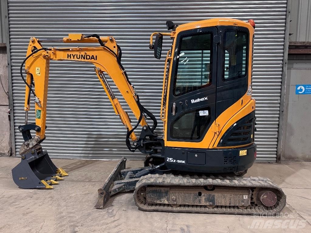 Hyundai R25Z-9 AK 小型挖土機/掘鑿機<7t(小型挖掘機)