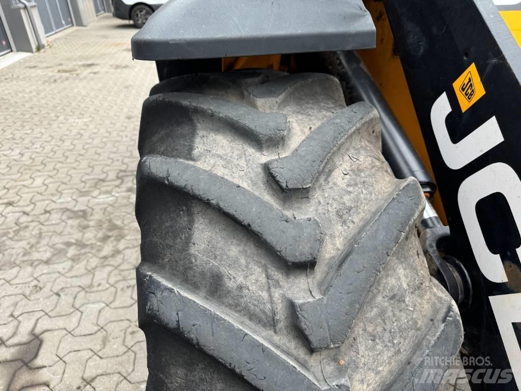 JCB 411 HT 輪胎式裝載機