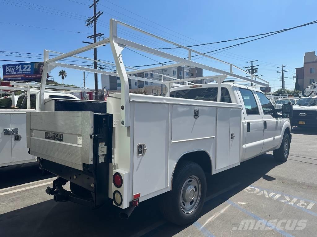 Ford F 350 皮卡.傳統半斗卡車/側卸板