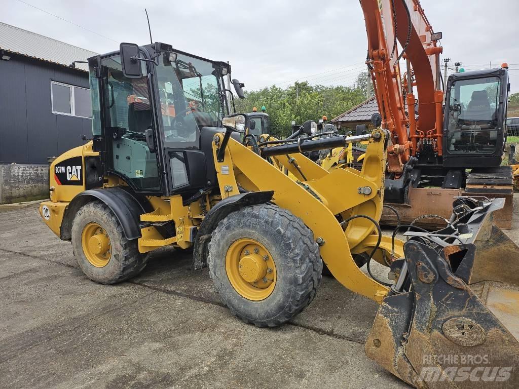 CAT 907M 輪胎式裝載機