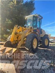 John Deere 324H 輪胎式裝載機