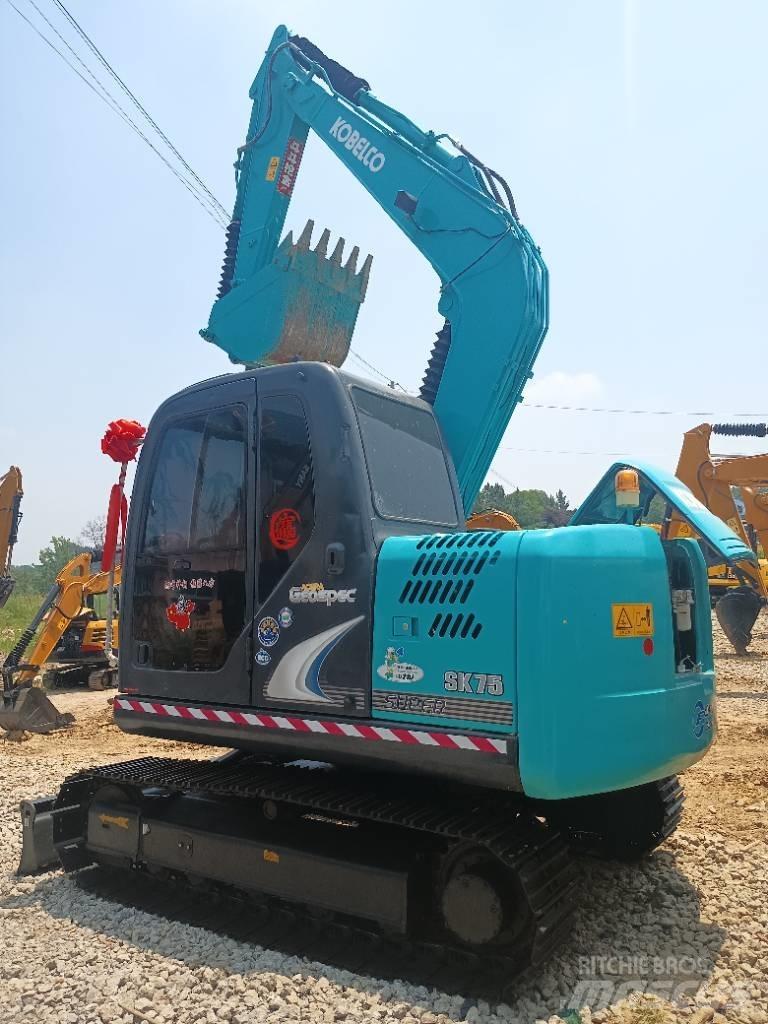 Kobelco SK 75 小型挖土機/掘鑿機<7t(小型挖掘機)
