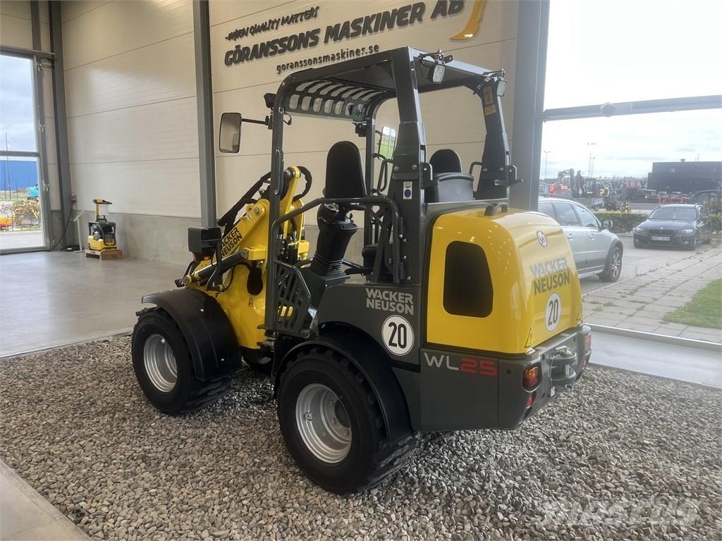Wacker Neuson WL 25 輪胎式裝載機