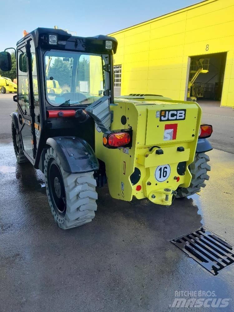JCB 525-60 伸縮臂操作車