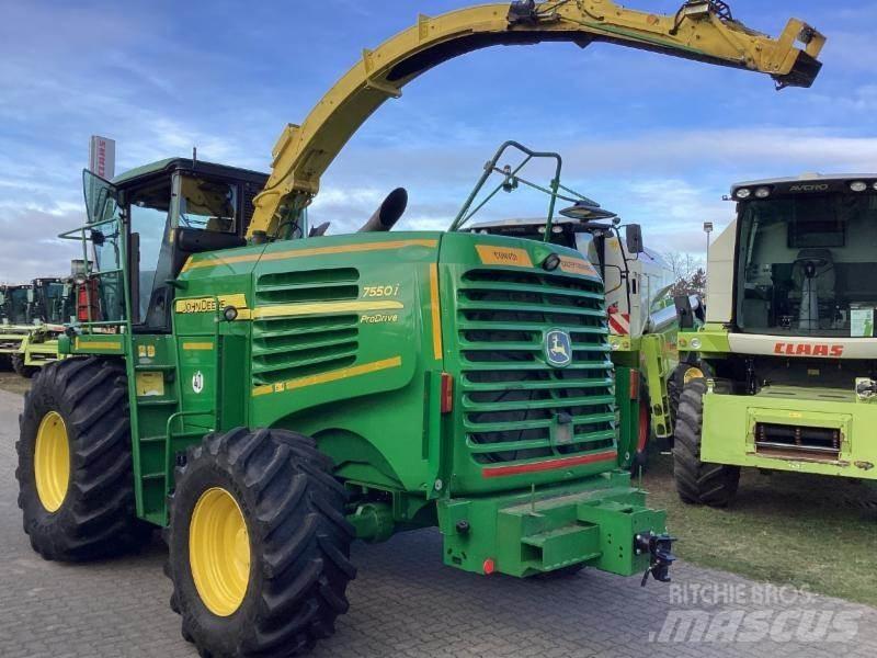 John Deere 7550i 自走式飼料採集機