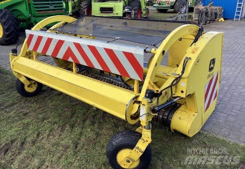 John Deere 7550i 自走式飼料採集機
