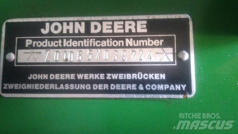 John Deere 1065 聯合收穫機