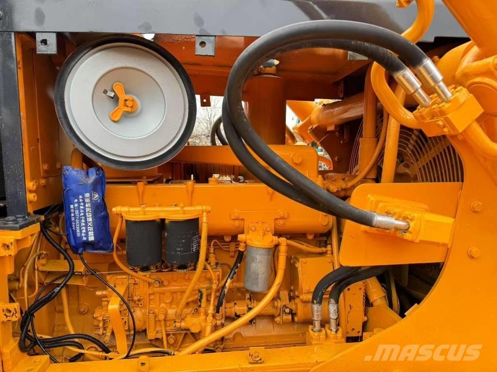 Shantui SD 16 履帶推土機