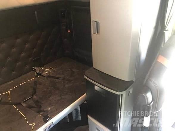 Kenworth T680 曳引機組件