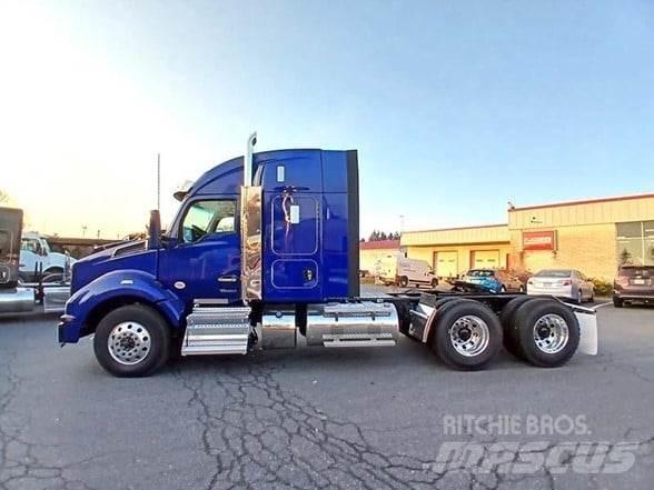 Kenworth T880 曳引機組件