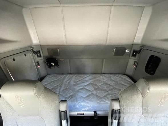 Kenworth T880 曳引機組件