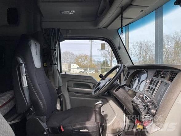 Kenworth T880 曳引機組件