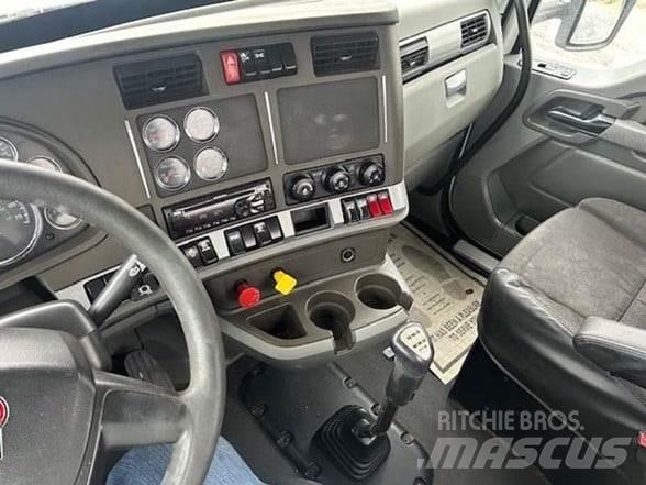 Kenworth T880 曳引機組件