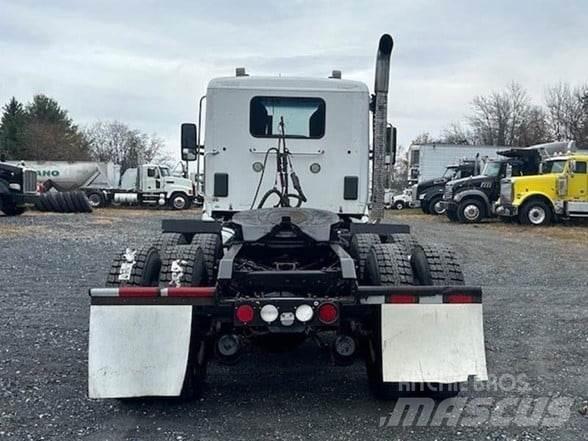 Kenworth T880 曳引機組件