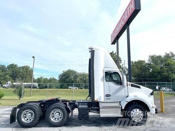 Kenworth T880 曳引機組件