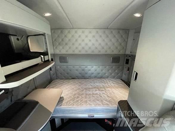 Kenworth T880 曳引機組件