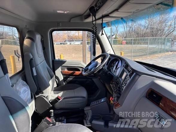 Kenworth T880 傾卸式卡車