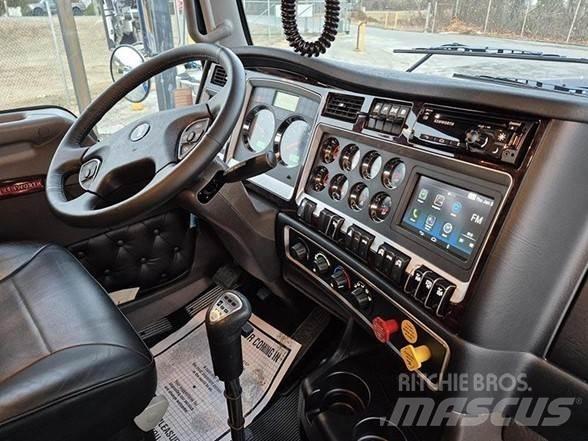 Kenworth W900 傾卸式卡車