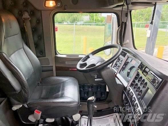 Kenworth W900 傾卸式卡車
