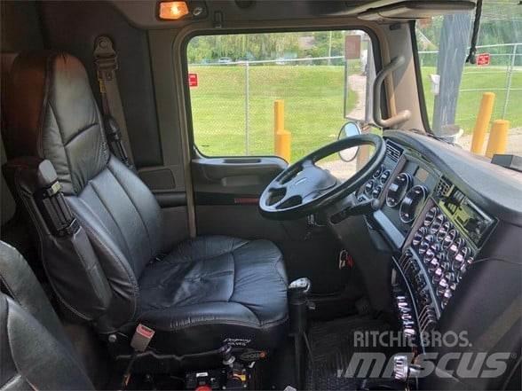 Kenworth W900B 傾卸式卡車
