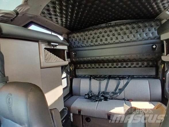 Kenworth W900L 曳引機組件